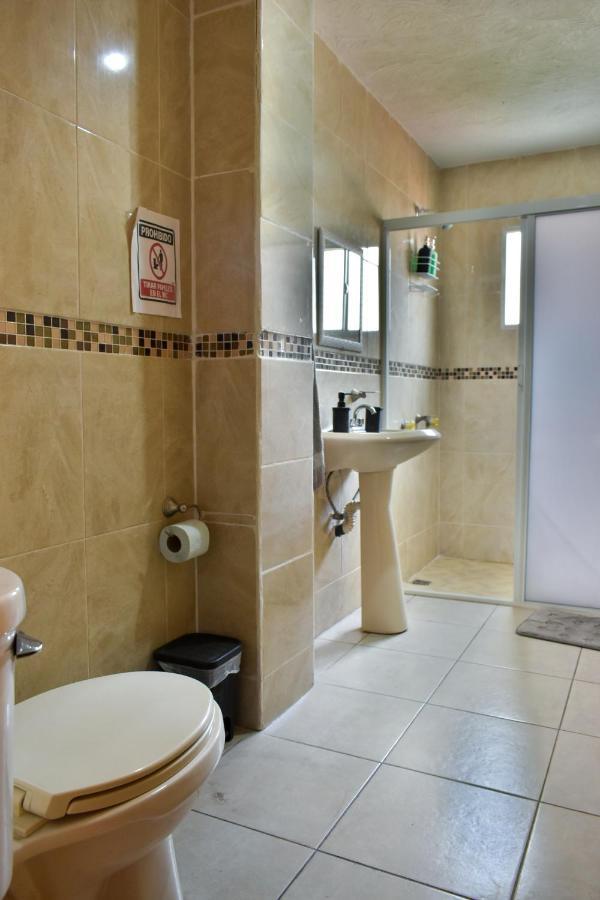 2 Venator House Boutique Apartment Leon Ngoại thất bức ảnh