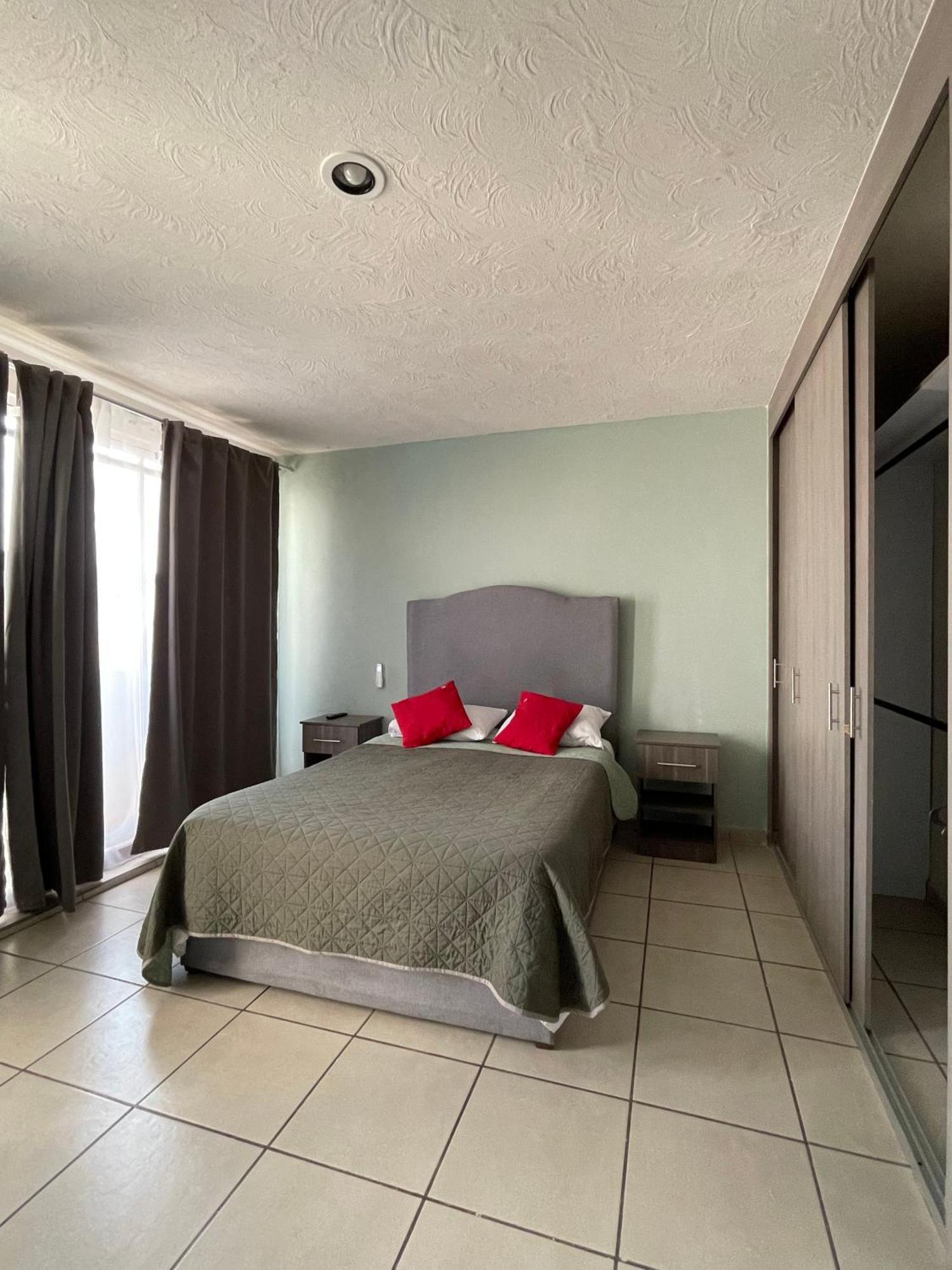 2 Venator House Boutique Apartment Leon Ngoại thất bức ảnh