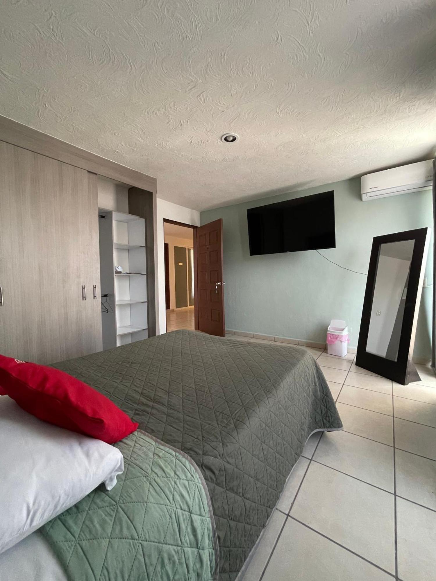 2 Venator House Boutique Apartment Leon Ngoại thất bức ảnh